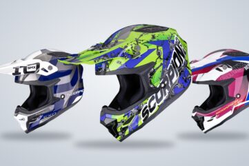 Casques Scorpion SMX-10 Gasoline vert, bleu et noir, Leap argent et bleu, Speed blanc, rose et bleu